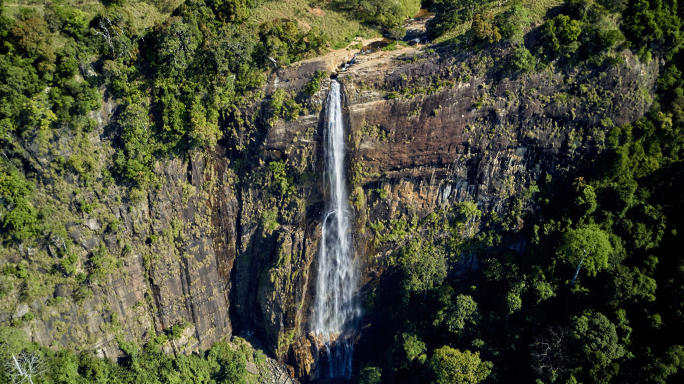 Diyaluma Falls Highest Waterfalls in Sri Lanka